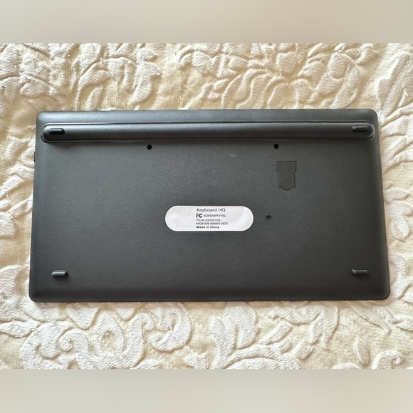 Keyboard HQ Bluetooth Keyboard - Picture 3 of 4